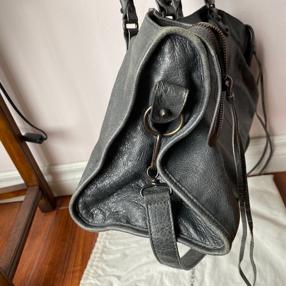 **SOLD**Authentic Balenciaga Classic Part Time - Picture 5 of 10